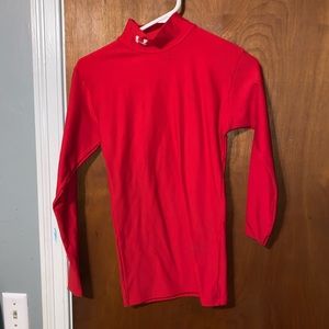 Unisex under armour thermal top, never worn.